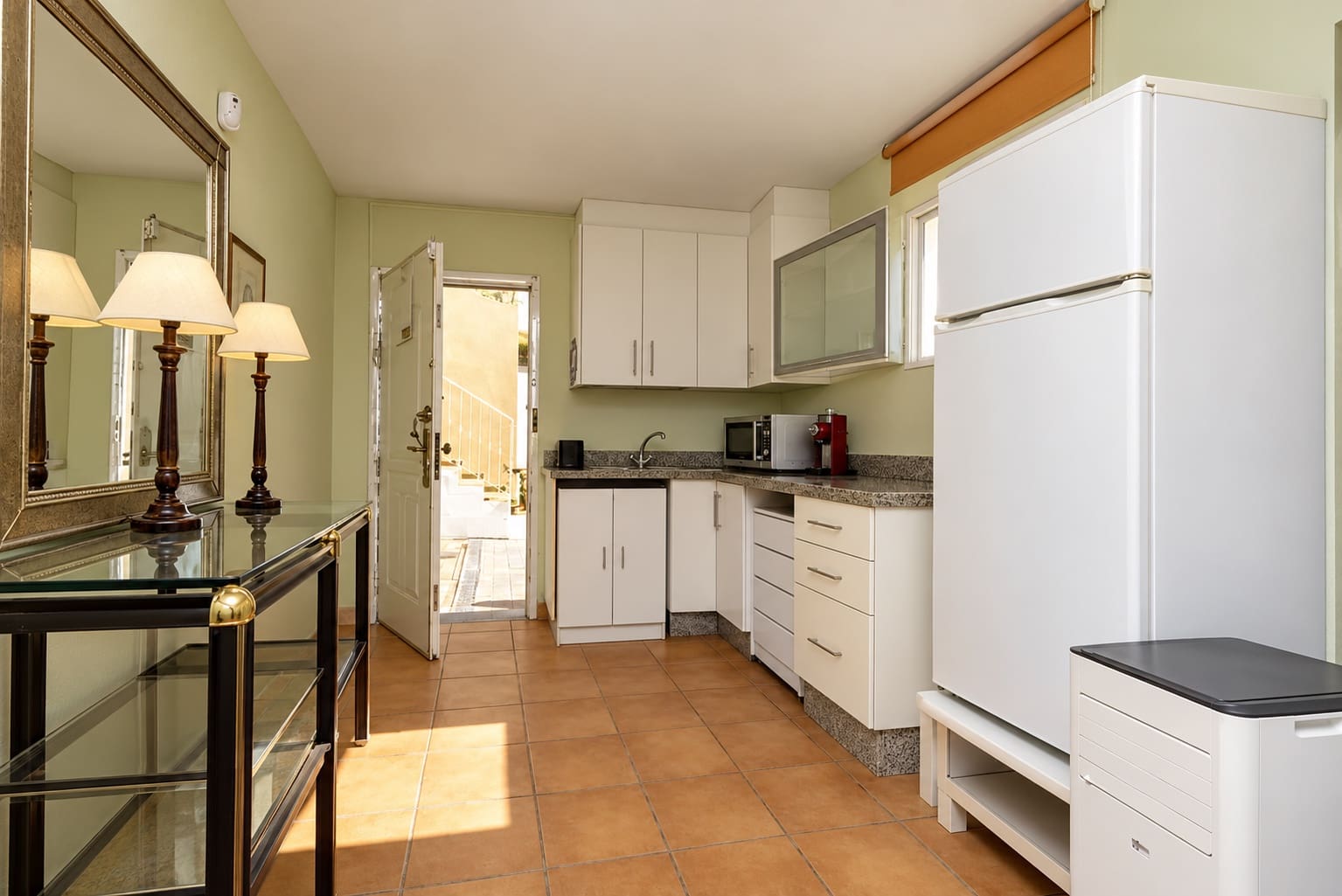 3 bedroom Semi-detached Villa for sale in Marbella with garage - € 850,000 (Ref: 10171544)