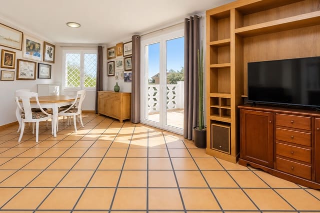 3 soverom Kjedet enebolig til salgs i Marbella med garasje - € 850 000 (Ref: 10171544)