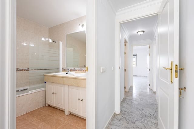 Apartamento de 2 habitaciones en Alhaurín Golf, Alhaurín el Grande en venta con piscina garaje - 360.000 € (Ref: 10173824)