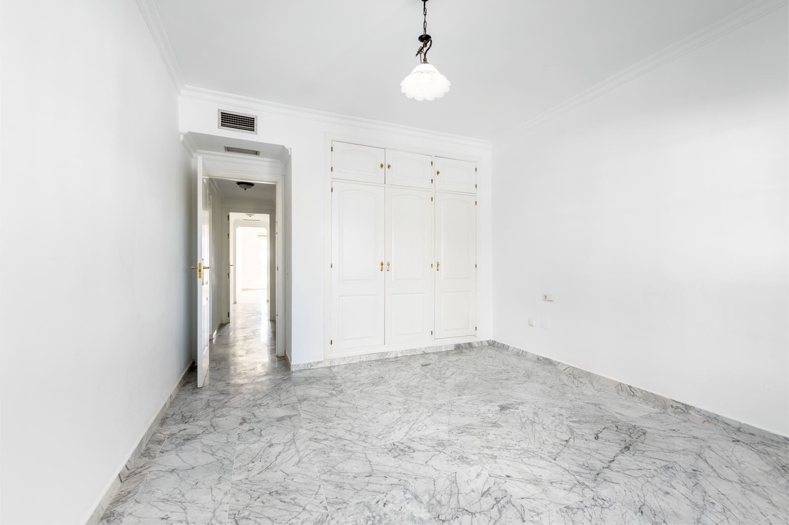 2 bedroom Apartment for sale in Alhaurin Golf with pool garage - € 360,000 (Ref: 10173824)