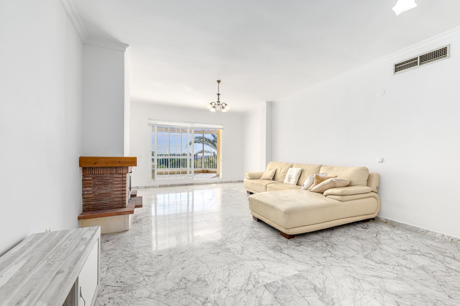 2 bedroom Apartment for sale in Alhaurin Golf with pool garage - € 360,000 (Ref: 10173824)