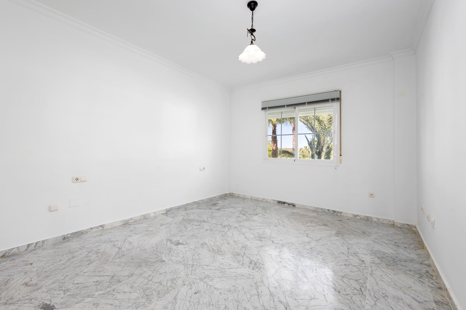 2 bedroom Apartment for sale in Alhaurin Golf with pool garage - € 360,000 (Ref: 10173824)