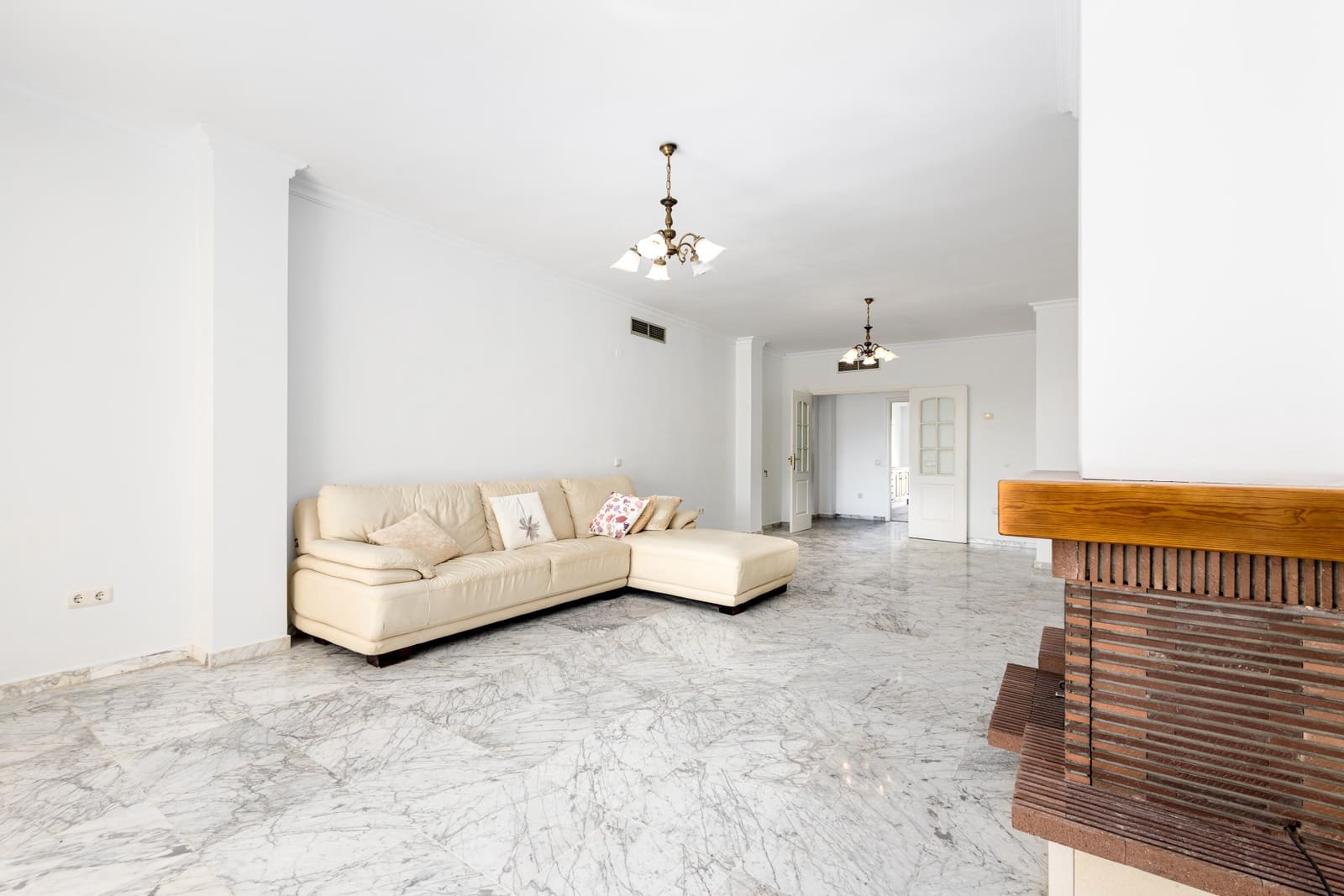 2 bedroom Apartment for sale in Alhaurin Golf with pool garage - € 360,000 (Ref: 10173824)