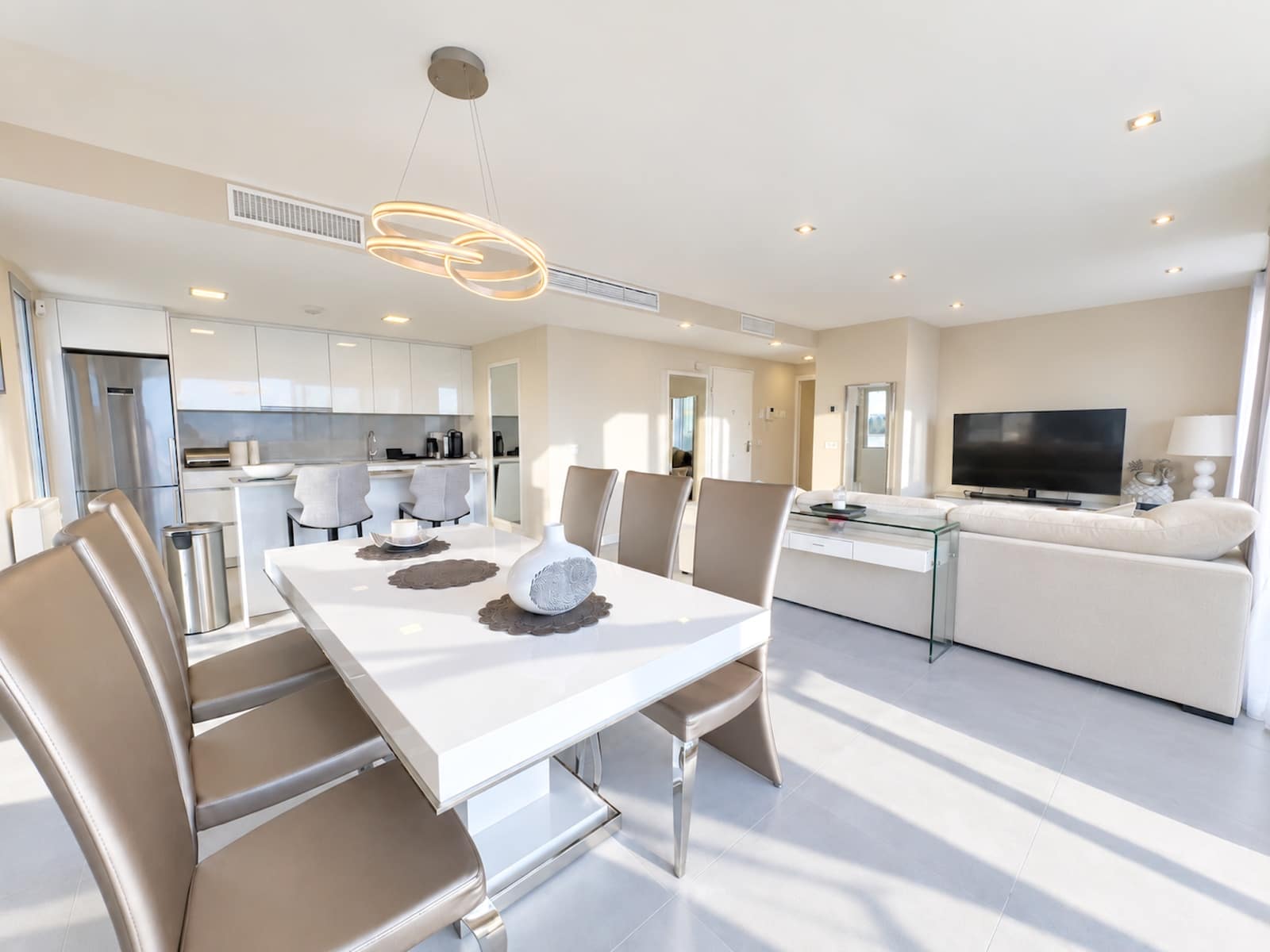 3 soverom Penthouse til salgs i El Chaparral med svømmebasseng garasje - € 1 000 000 (Ref: 10174916)