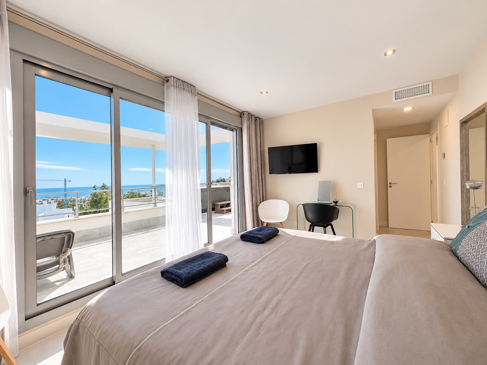 3 soverom Penthouse til salgs i El Chaparral med svømmebasseng garasje - € 1 000 000 (Ref: 10174916)