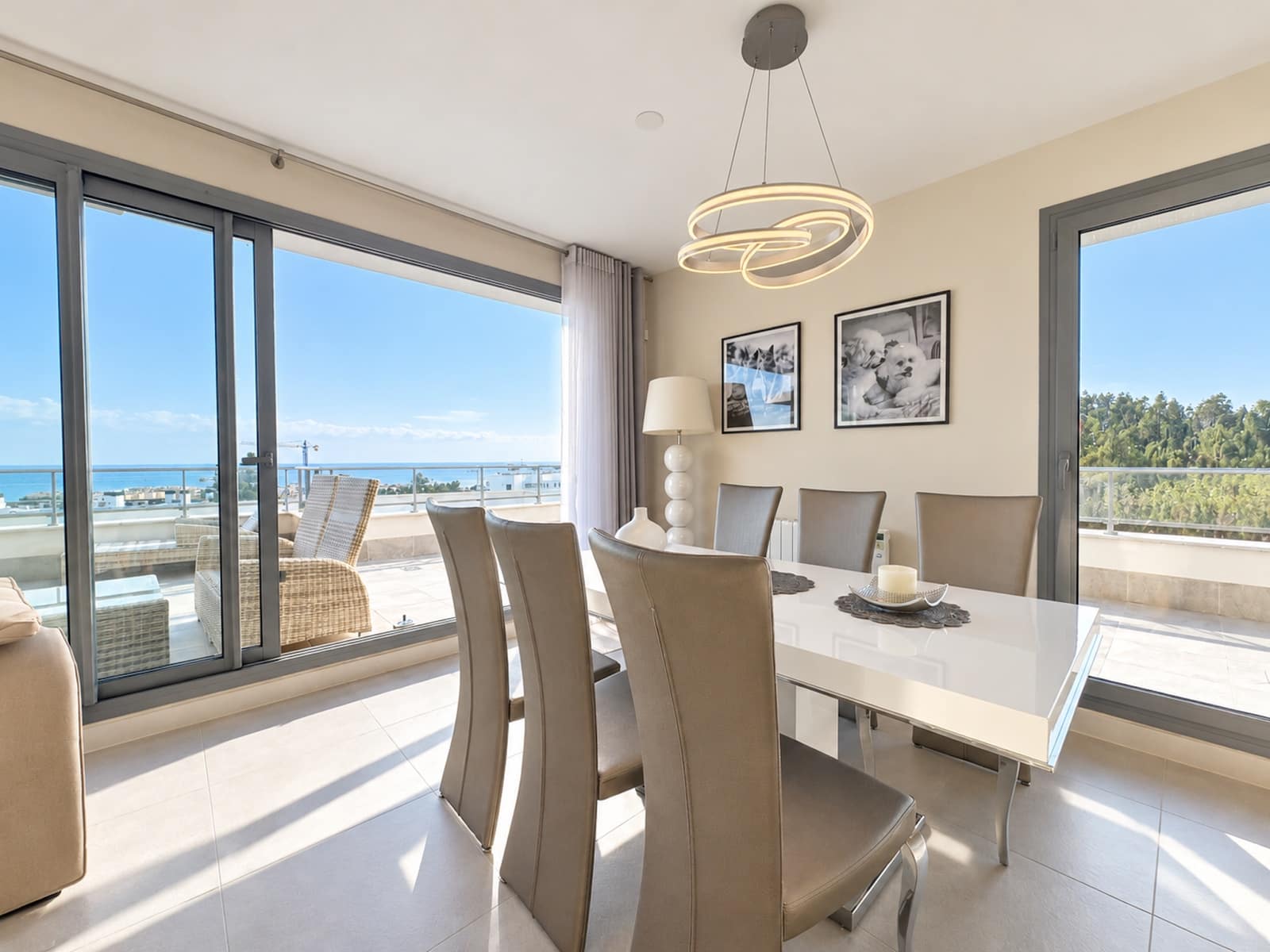 3 soverom Penthouse til salgs i El Chaparral med svømmebasseng garasje - € 1 000 000 (Ref: 10174916)