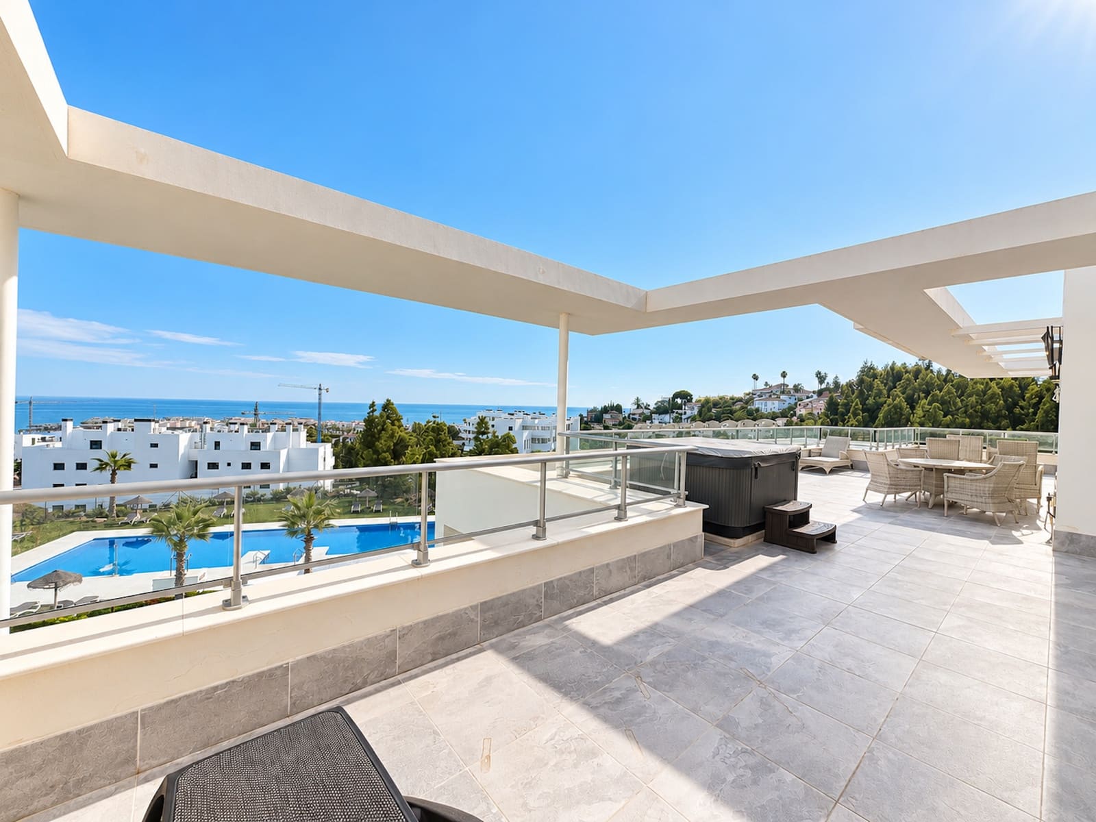 3 soverom Penthouse til salgs i El Chaparral med svømmebasseng garasje - € 1 000 000 (Ref: 10174916)