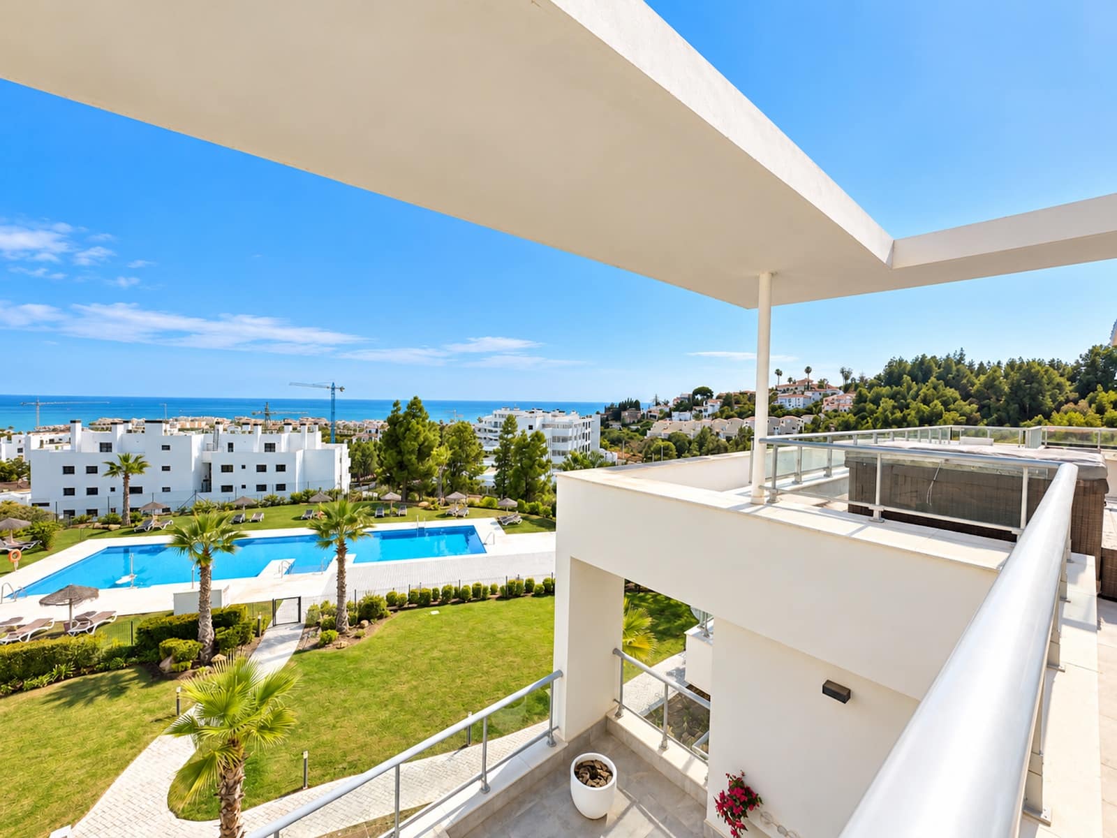 3 soverom Penthouse til salgs i El Chaparral med svømmebasseng garasje - € 1 000 000 (Ref: 10174916)