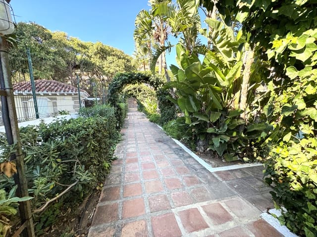 2 soveværelse Lejlighed til salg i Calahonda, Mijas med swimmingpool - € 390.000 (Ref: 10180435)