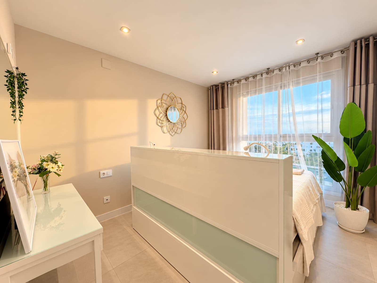 2 sypialnia Apartament na sprzedaż w El Chaparral z basenem garażem - 590 000 € (Ref: 10180436)