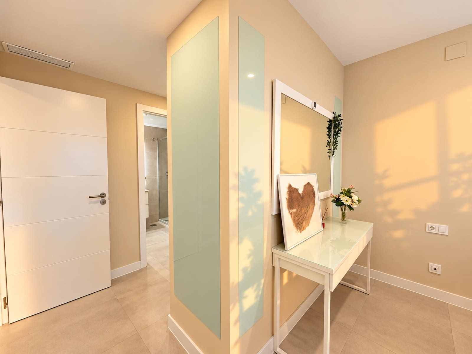 2 sypialnia Apartament na sprzedaż w El Chaparral z basenem garażem - 590 000 € (Ref: 10180436)