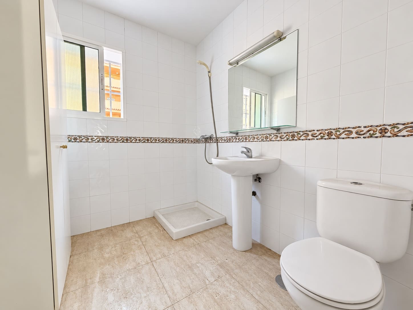 Gewerbe zu verkaufen in Fuengirola - 370.000 € (Ref: 10182923)
