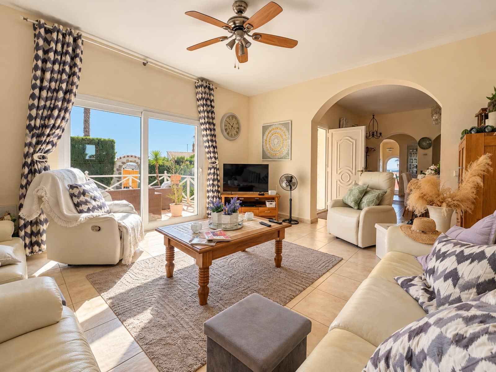 7 slaapkamer Villa te koop in Mijas Costa met zwembad garage - € 1.295.000 (Ref: 10182924)