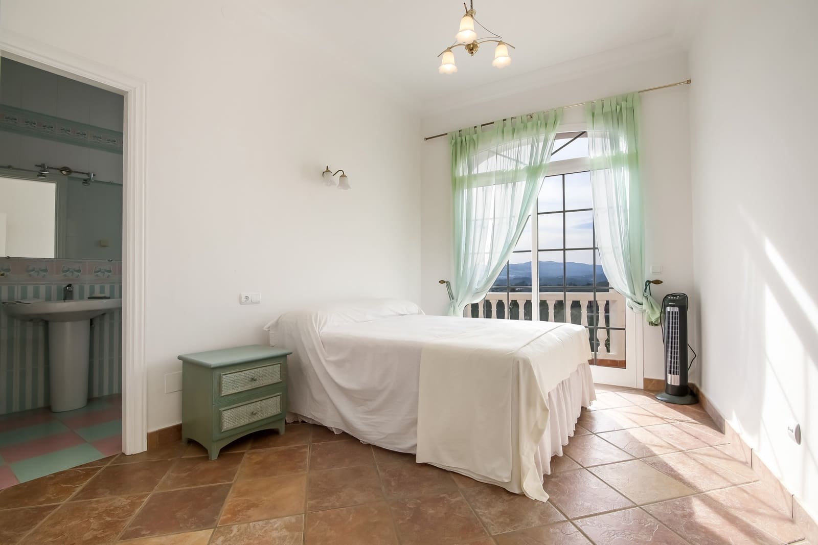 5 sovrum Villa till salu i Mijas Costa med pool garage - 1 400 000 € (Ref: 5825275)