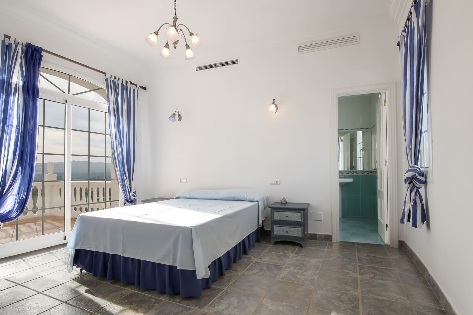 7 soveværelse Villa til salg i Mijas Costa med swimmingpool garage - € 1.100.000 (Ref: 5825275)