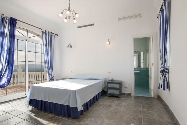 7 soverom Villa til salgs i Mijas Costa, Mijas med svømmebasseng garasje - € 1 050 000 (Ref: 5825275)