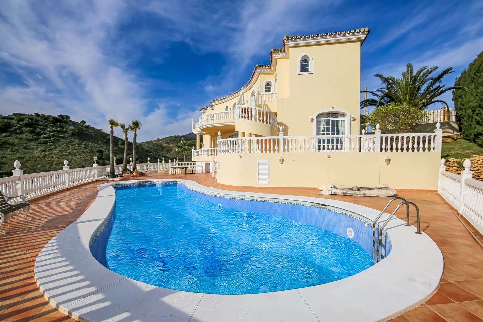 7 soveværelse Villa til salg i Mijas Costa med swimmingpool garage - € 1.100.000 (Ref: 5825275)