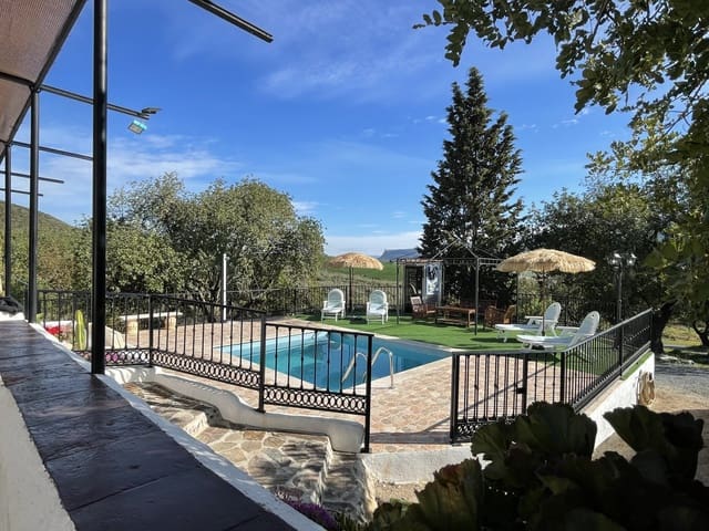 2 soveværelse Finca/Landehus til salg i El Chorro, Alora med swimmingpool - € 420.000 (Ref: 5981410)