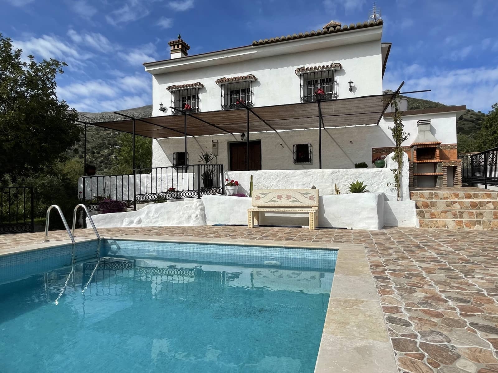 2 bedroom Finca/Country House for sale in El Chorro with pool - € 420,000 (Ref: 5981410)