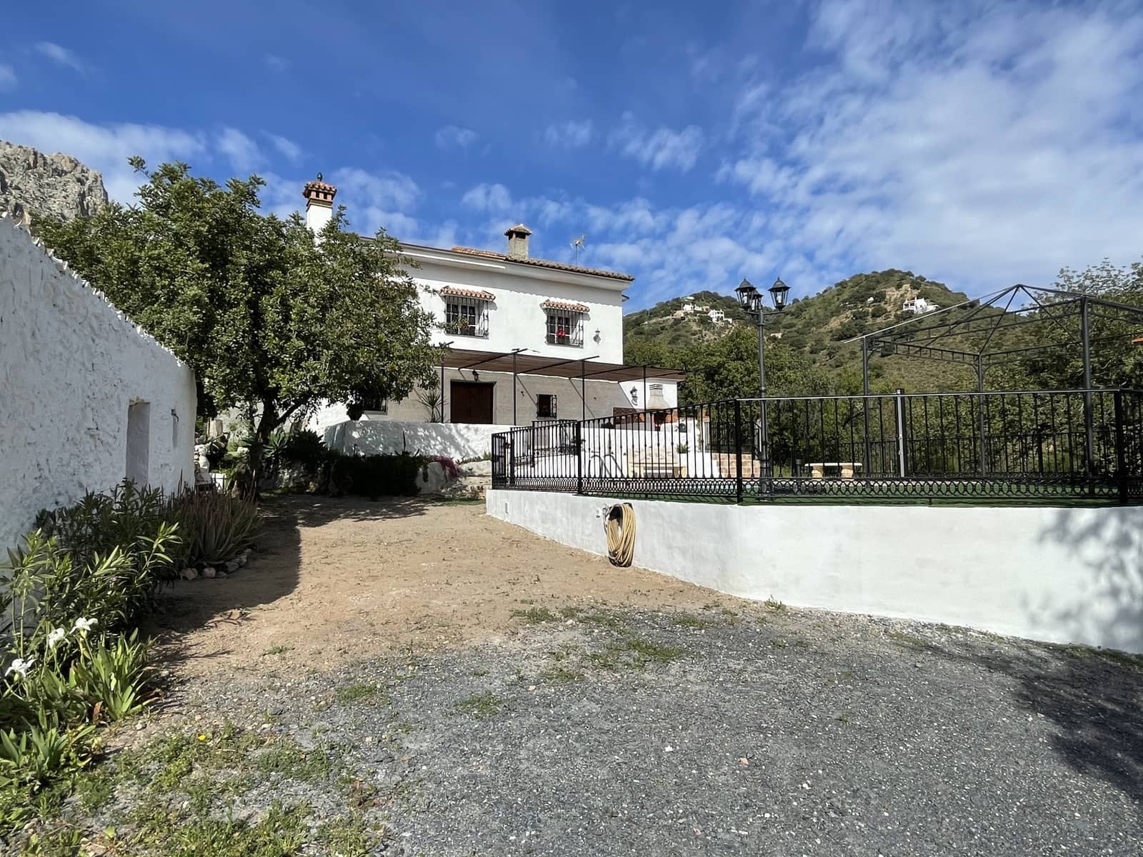 2 bedroom Finca/Country House for sale in El Chorro with pool - € 420,000 (Ref: 5981410)
