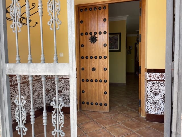 14 bedroom Finca/Country House for sale in Villanueva de la Concepcion with pool garage - € 1,000,000 (Ref: 6203085)