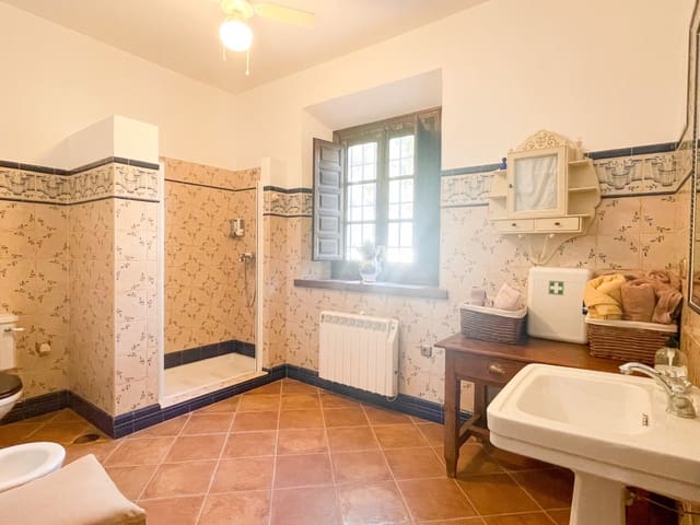 7 quarto Quinta/Casa Rural para venda em Archidona com piscina garagem - 895 000 € (Ref: 6339817)