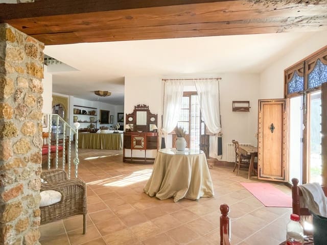 7 quarto Quinta/Casa Rural para venda em Archidona com piscina garagem - 895 000 € (Ref: 6339817)