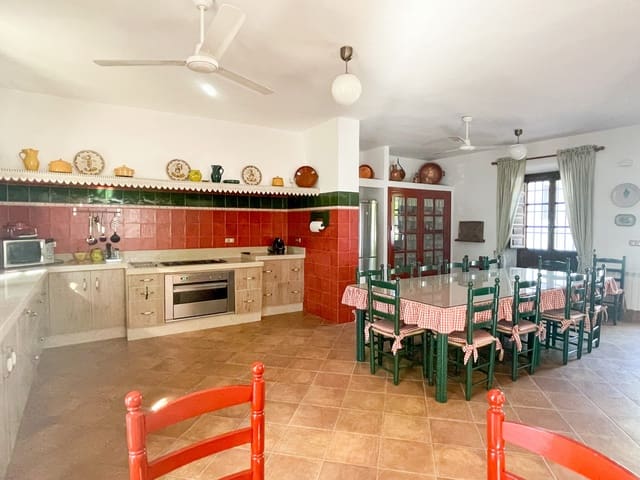 7 quarto Quinta/Casa Rural para venda em Archidona com piscina garagem - 895 000 € (Ref: 6339817)