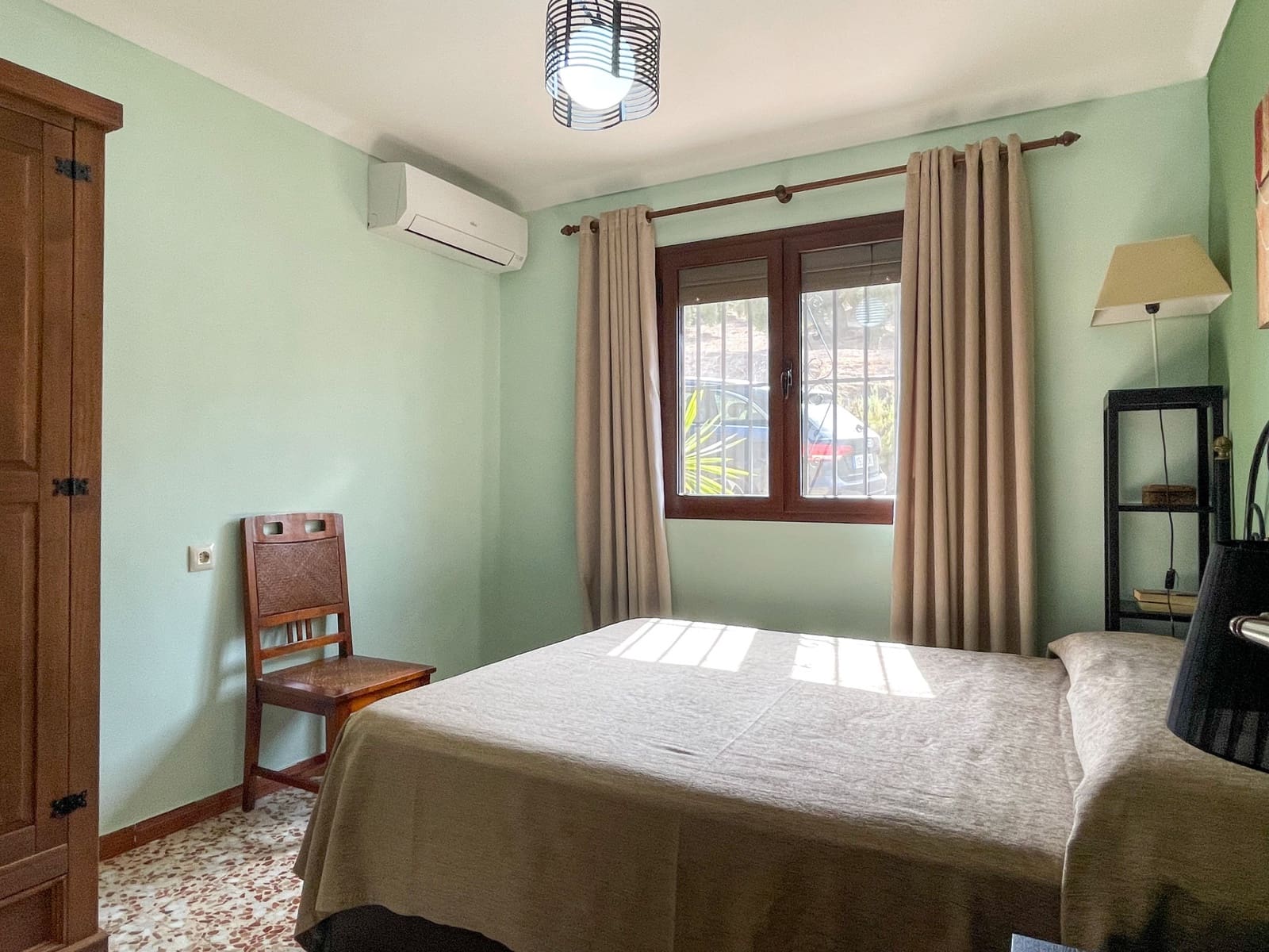 4 soverom Kjedet enebolig til salgs i Iznajar med svømmebasseng garasje - € 320 000 (Ref: 7099490)