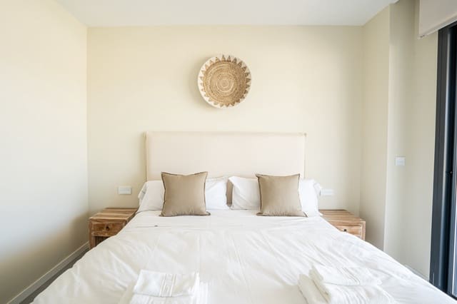 Apartamento de 2 habitaciones en Fuengirola en venta con piscina garaje - 725.000 € (Ref: 7428591)