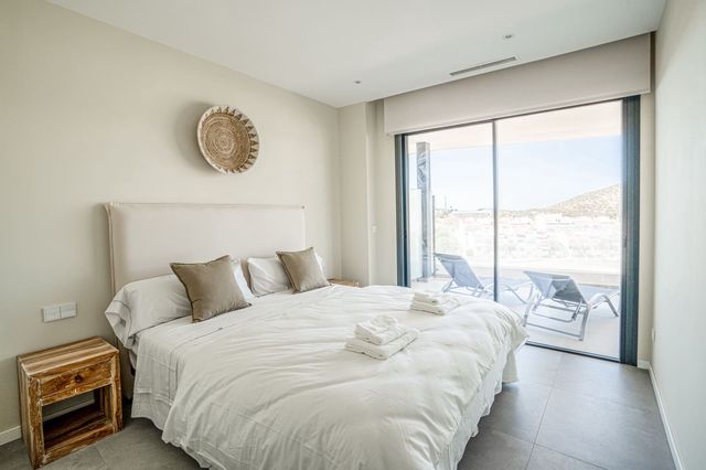 2 soveværelse Lejlighed til salg i Fuengirola med swimmingpool garage - € 725.000 (Ref: 7428591)
