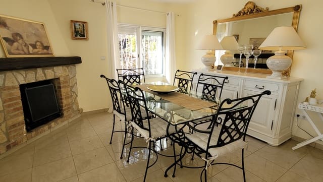 4 chambre Villa/Maison à vendre à Roses avec piscine - 899 000 € (Ref: 7499031)