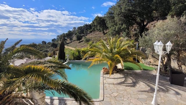 4 slaapkamer Villa te koop in Roses met zwembad - € 899.000 (Ref: 7499031)