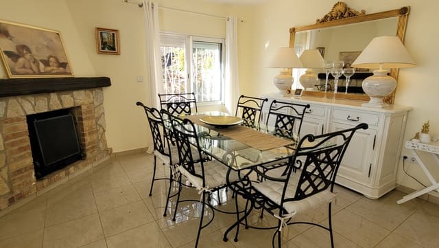 4 slaapkamer Villa te koop in Roses met zwembad - € 899.000 (Ref: 7499031)