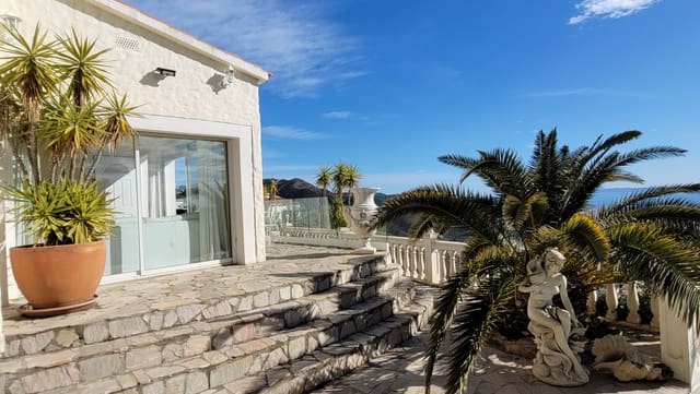 4 soverom Villa til salgs i Roses med svømmebasseng - € 899 000 (Ref: 7499031)