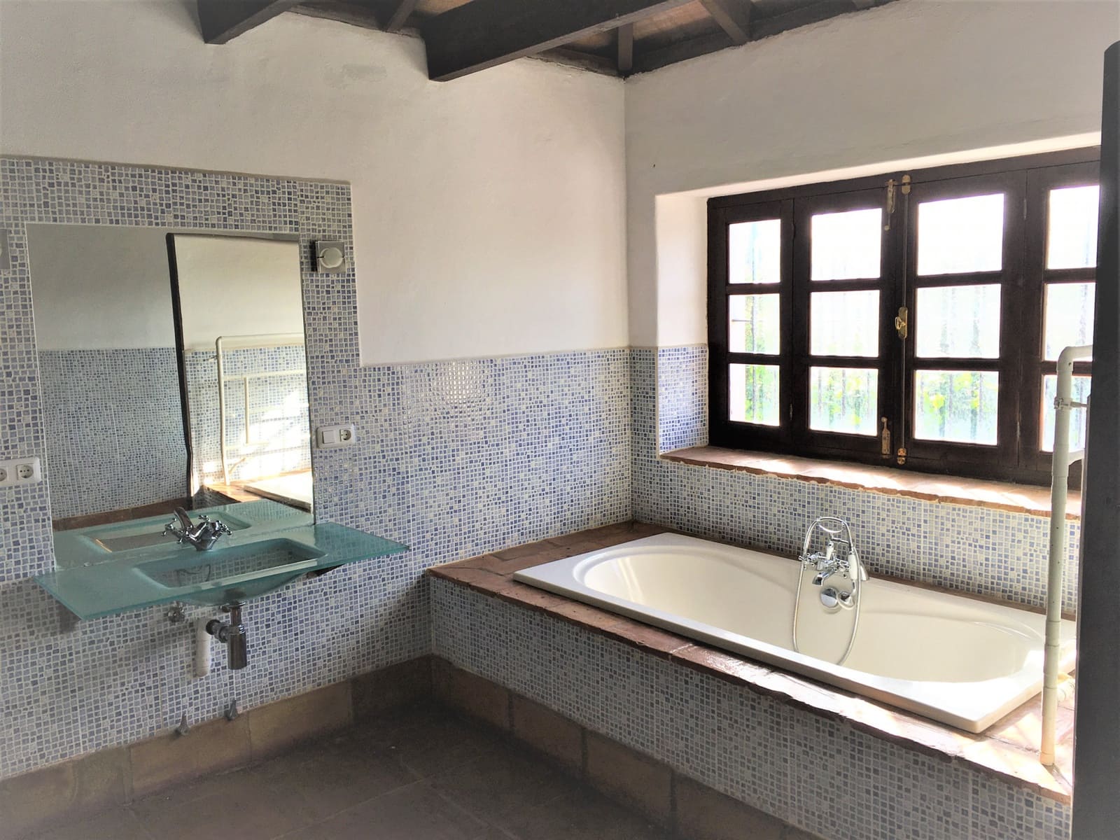 7 makuuhuone Maalaistalo myytävänä paikassa San Enrique de Guadiaro mukana uima-altaan 
autotalli - 3 500 000 € (Ref: 7530695)