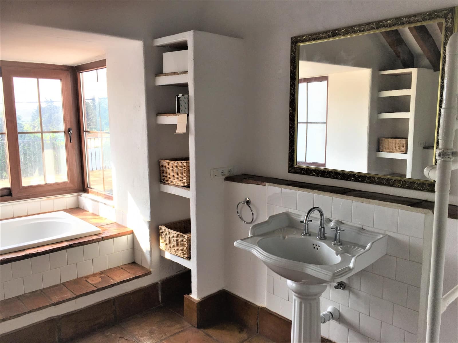 7 makuuhuone Maalaistalo myytävänä paikassa San Enrique de Guadiaro mukana uima-altaan 
autotalli - 3 500 000 € (Ref: 7530695)