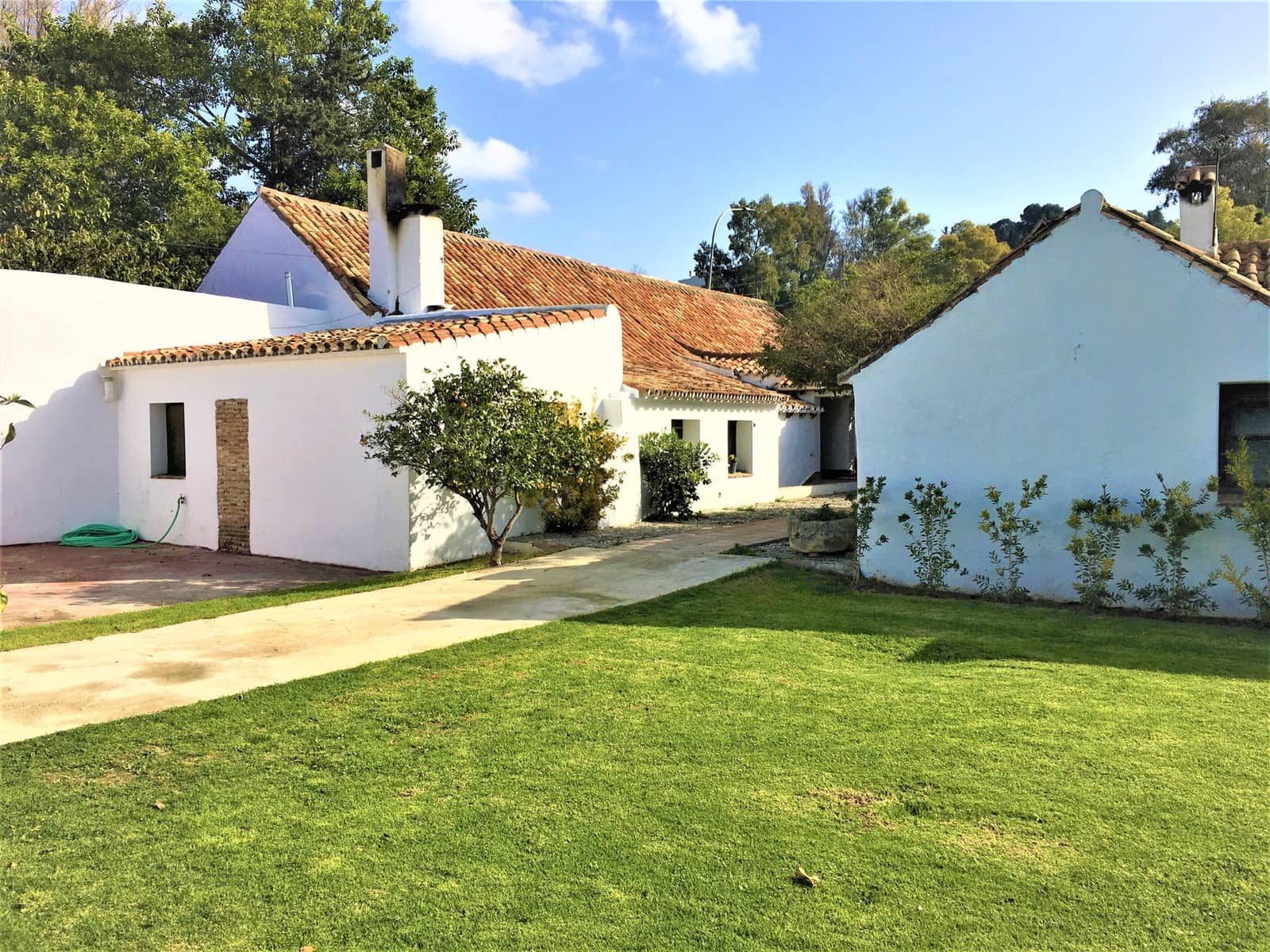 7 makuuhuone Maalaistalo myytävänä paikassa San Enrique de Guadiaro mukana uima-altaan 
autotalli - 3 500 000 € (Ref: 7530695)