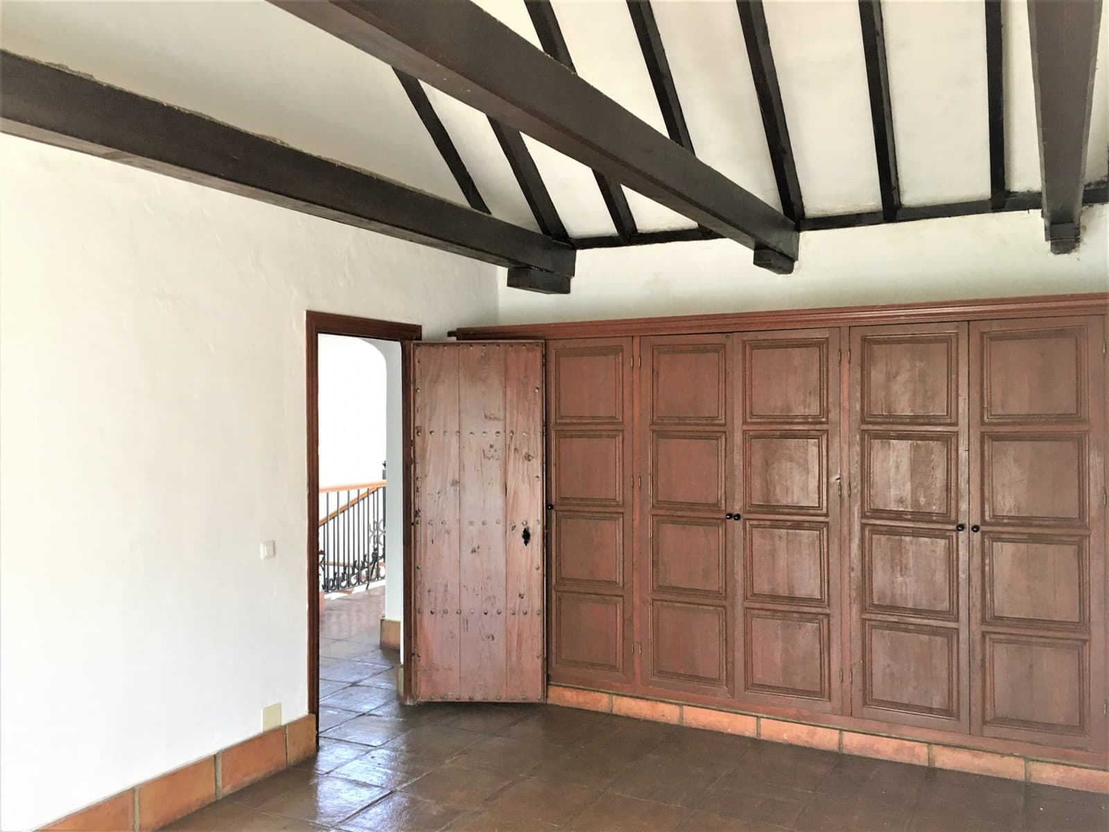 7 makuuhuone Maalaistalo myytävänä paikassa San Enrique de Guadiaro mukana uima-altaan 
autotalli - 3 500 000 € (Ref: 7530695)