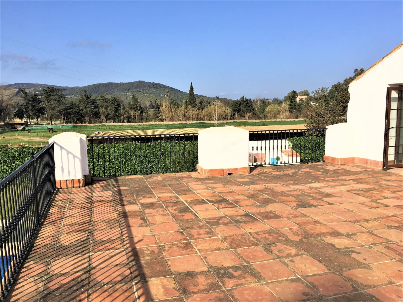 7 makuuhuone Maalaistalo myytävänä paikassa San Enrique de Guadiaro mukana uima-altaan 
autotalli - 3 500 000 € (Ref: 7530695)