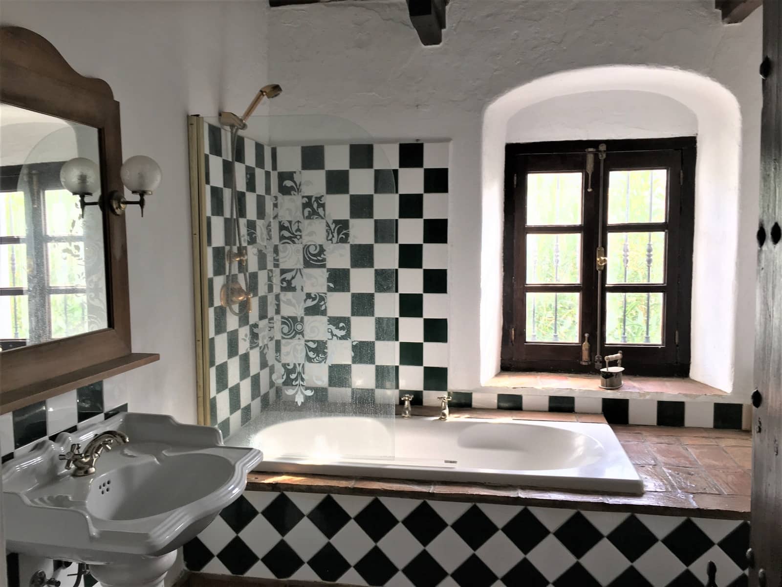 7 slaapkamer Finca/Landhuis te koop in San Enrique de Guadiaro met zwembad garage - € 3.500.000 (Ref: 7530695)