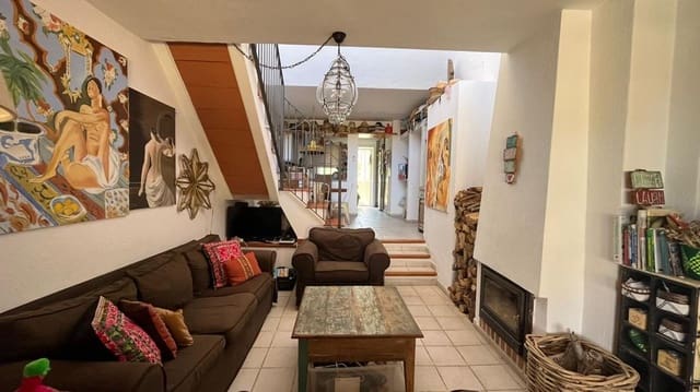 3 makuuhuone Huoneisto myytävänä paikassa La Siesta, Santa Eulalia / Santa Eularia mukana uima-altaan - 675 000 € (Ref: 7563793)