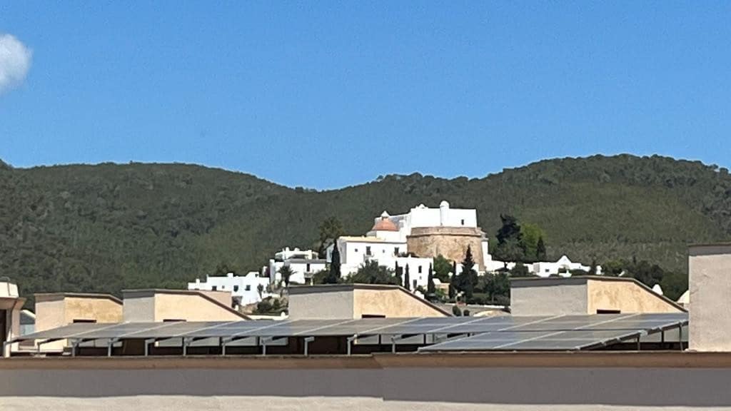 3 makuuhuone Huoneisto myytävänä paikassa La Siesta mukana uima-altaan - 675 000 € (Ref: 7563793)