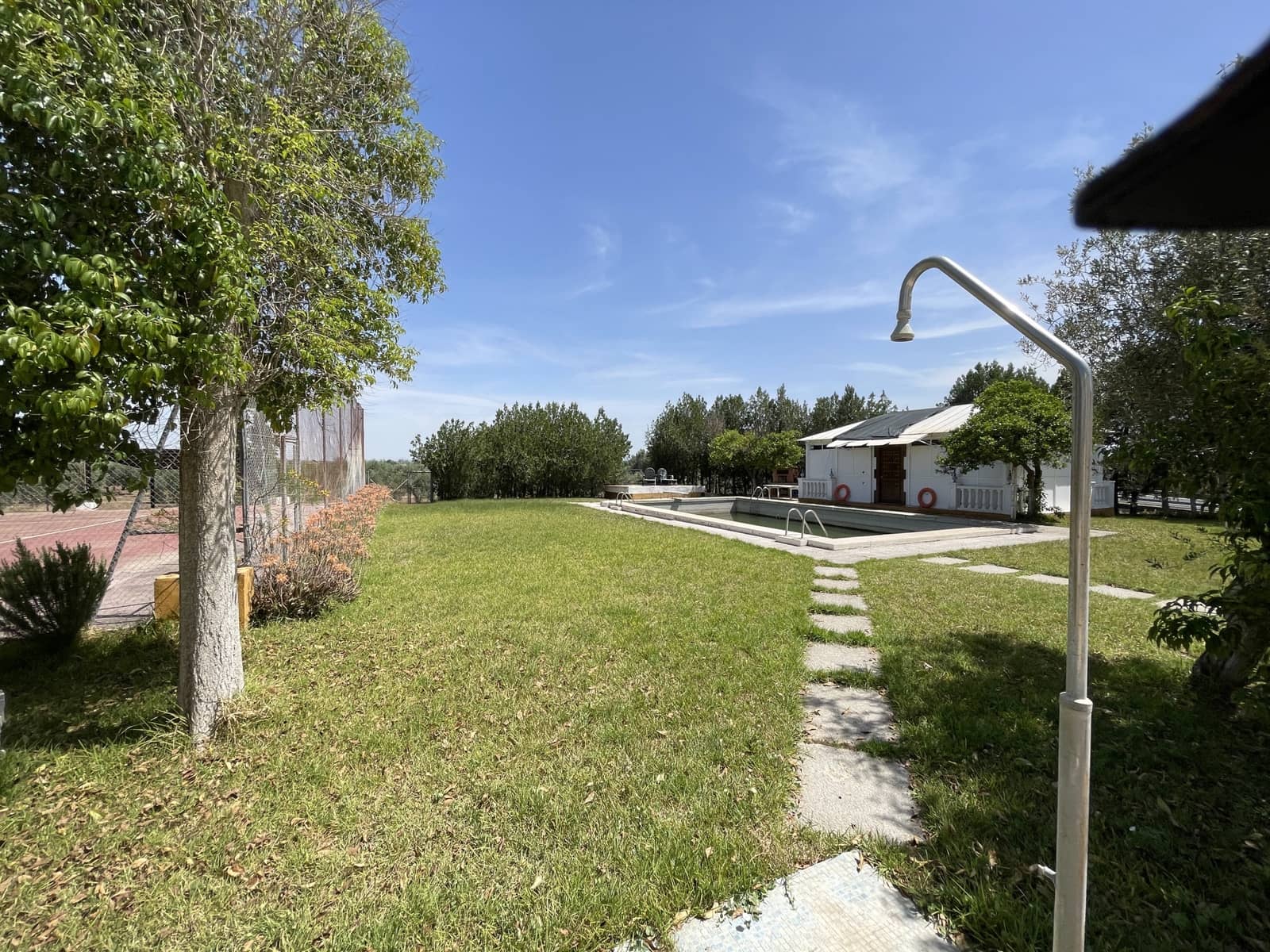 6 soveværelse Finca/Landehus til salg i Carmona med swimmingpool garage - € 1.200.000 (Ref: 7693379)