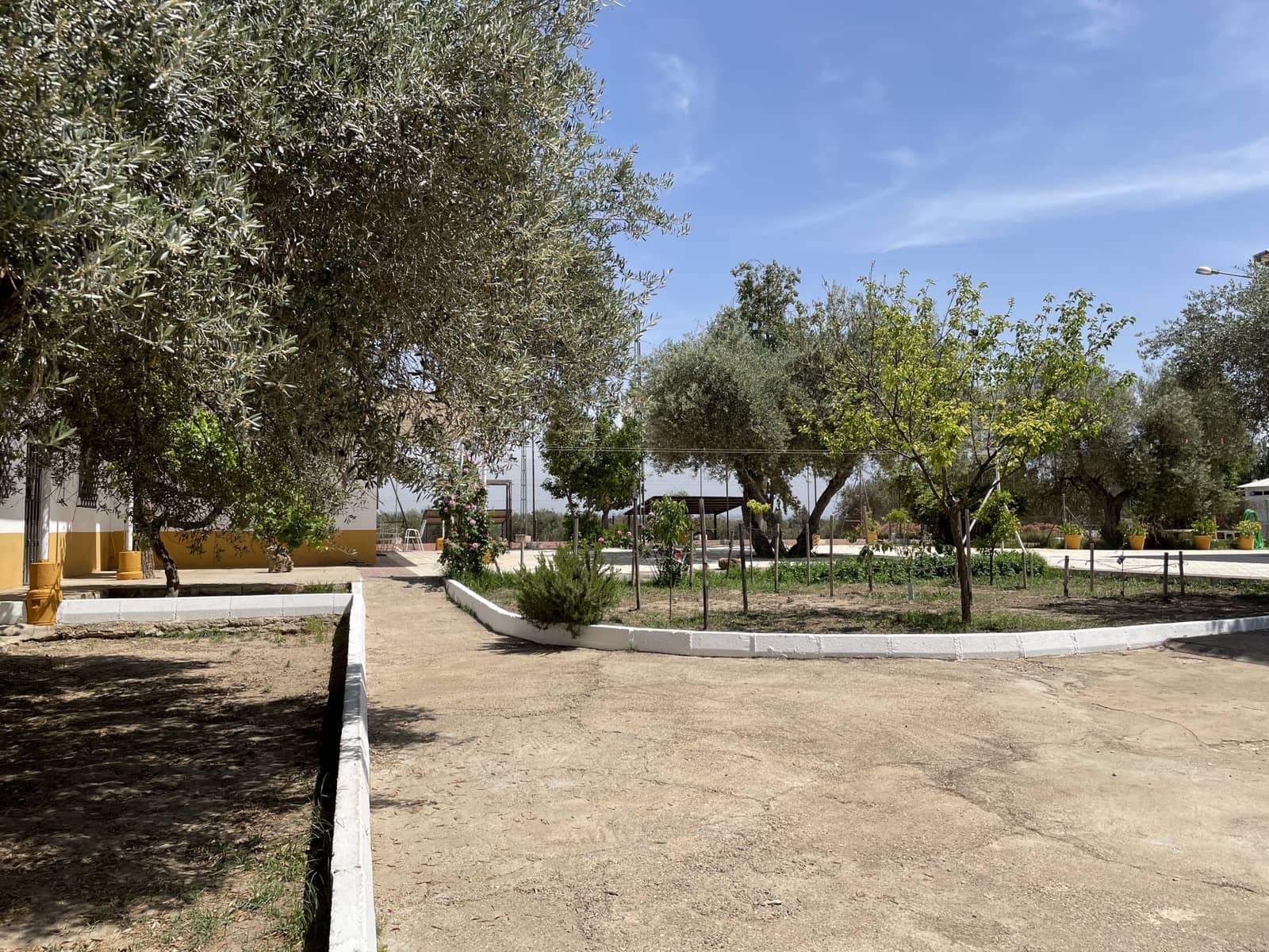 6 soveværelse Finca/Landehus til salg i Carmona med swimmingpool garage - € 1.200.000 (Ref: 7693379)