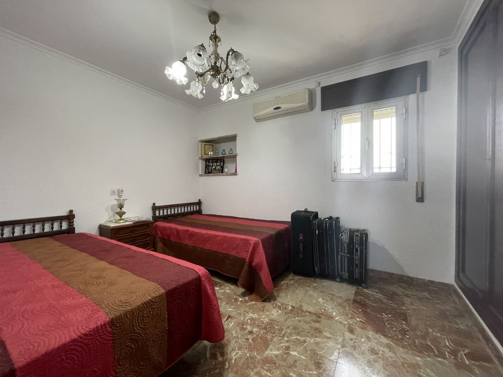 6 soveværelse Finca/Landehus til salg i Carmona med swimmingpool garage - € 1.200.000 (Ref: 7693379)