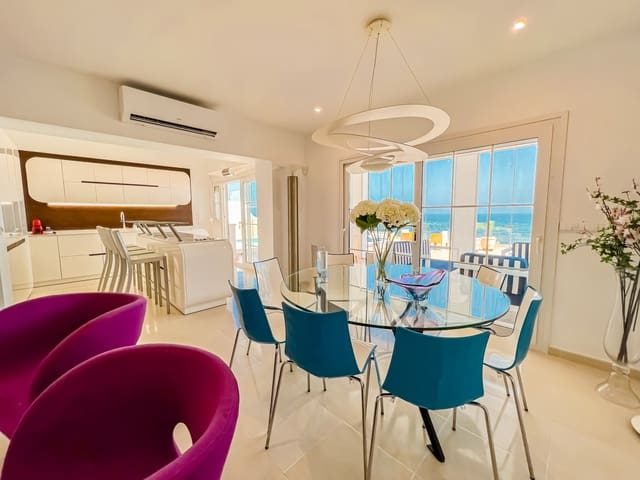 5 bedroom Villa for sale in La Cala de Mijas, Mijas with pool garage - € 1,994,000 (Ref: 7740210)