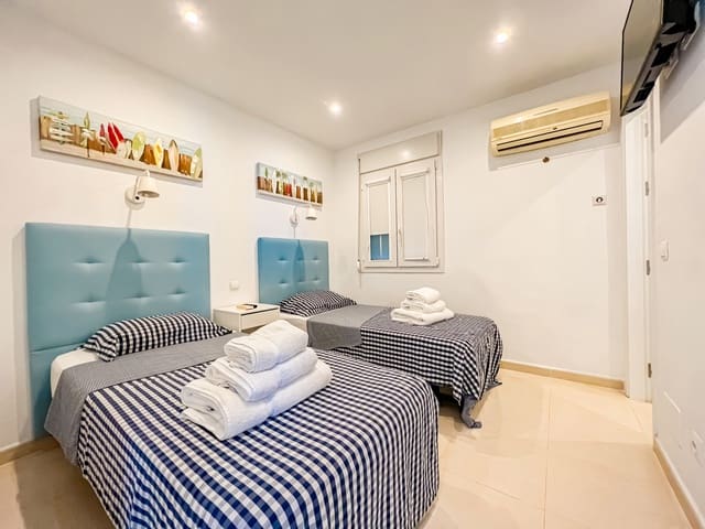 Chalet de 5 habitaciones en La Cala de Mijas, Mijas en venta con piscina garaje - 1.994.000 € (Ref: 7740210)