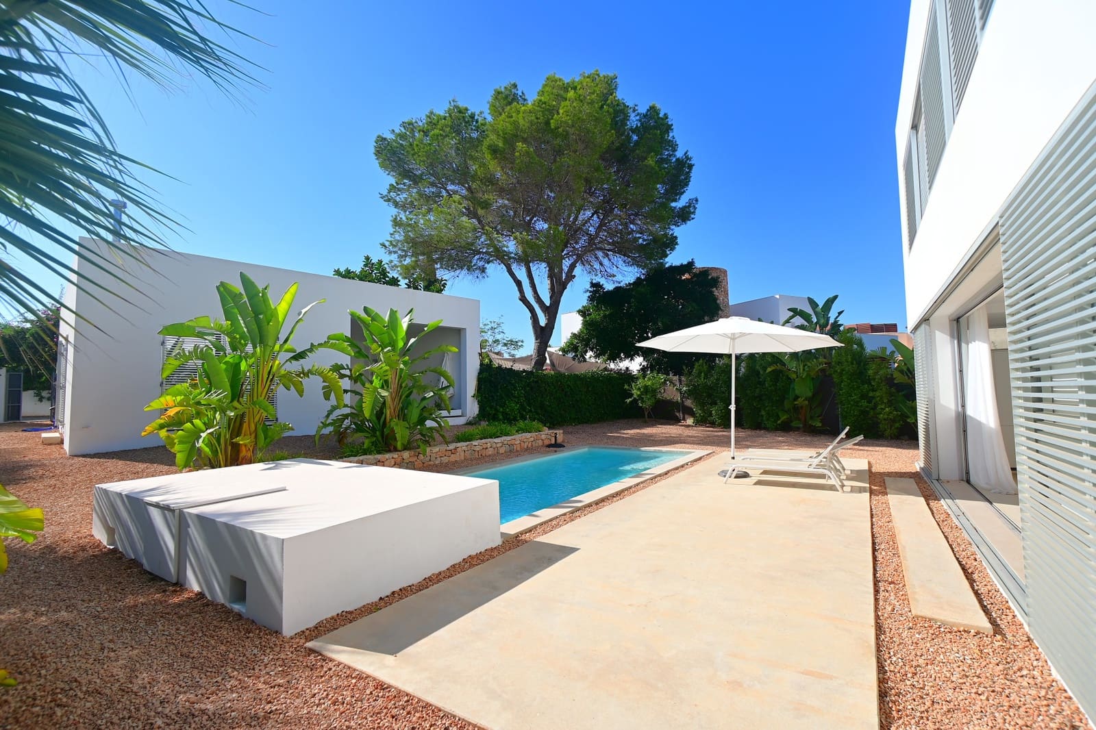 4 Zimmer Villa zu verkaufen in Santa Eulalia / Santa Eularia mit Pool Garage - 2.380.000 € (Ref: 8152025)