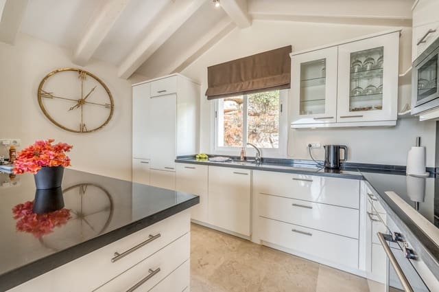 4 soverom Villa til salgs i Istán med svømmebasseng garasje - € 1 500 000 (Ref: 8191390)